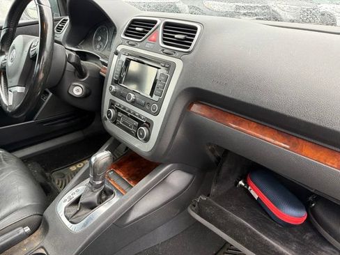Used 2012 Volkswagen Eos Lux FWD image 9