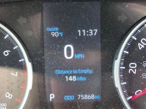 Used 2022 Toyota RAV4 LE FWD image 3