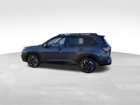 Used 2025 Subaru Forester Premium image 7