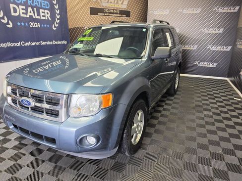 Used 2011 Ford Escape XLT FWD image 1
