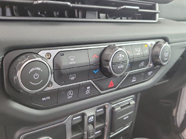 Used 2026 Jeep Gladiator Mojave AWD/4WD image 25