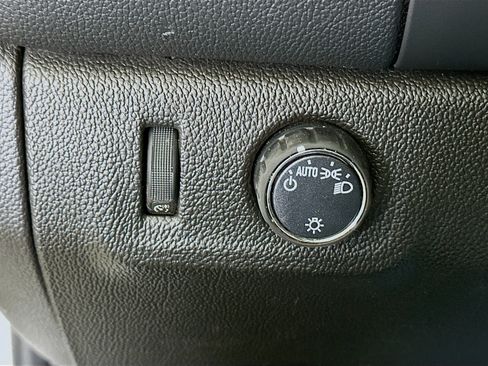 Used 2021 Chevrolet Colorado LT w/ Fleet Safety Package image 16