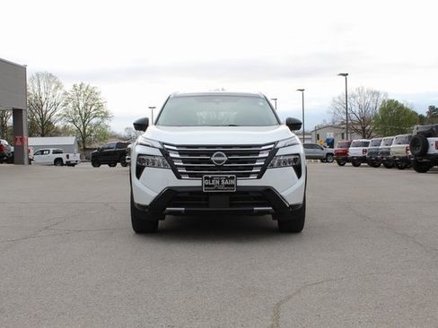 Used 2024 Nissan Rogue Platinum w/ Platinum Premium Package image 8