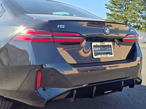 New 2026 BMW i5 M60 w/ Executive Package AWD/4WD image 7