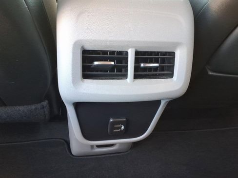 Used 2022 GMC Terrain SLT image 12