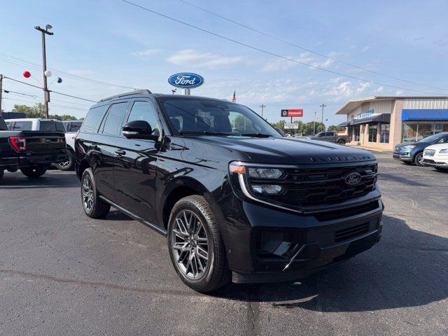 Used 2025 Ford Expedition Platinum w/ Stealth Performance Package AWD/4WD image 6