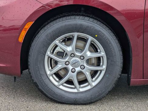 Used 2021 Chrysler Pacifica Touring w/ Cold Weather Group image 13