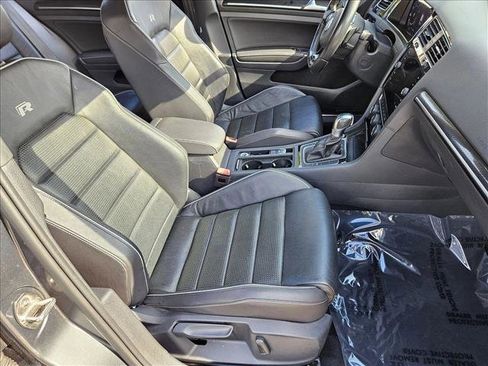 Used 2019 Volkswagen Golf image 20