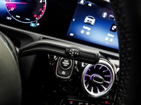 Used 2025 Mercedes-Benz CLA 250 image 32