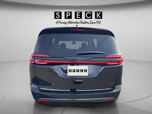 New 2026 Chrysler Pacifica Select w/ S Appearance Package image 4