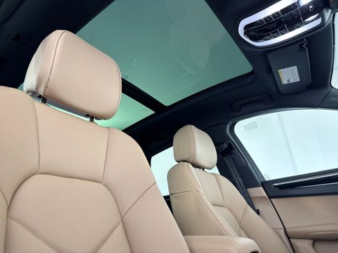 New 2026 Porsche Macan image 19