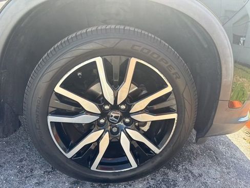 Used 2019 Honda Pilot Touring image 9