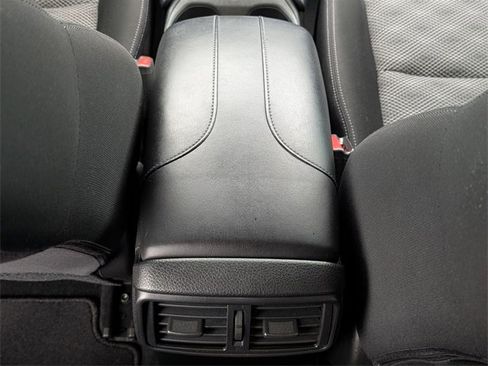 Used 2022 Nissan Rogue Sport SV image 26