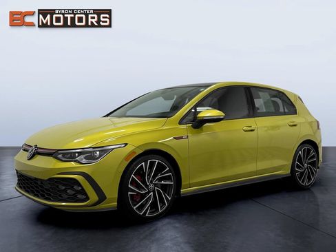 Used 2022 Volkswagen GTI Autobahn FWD image 2