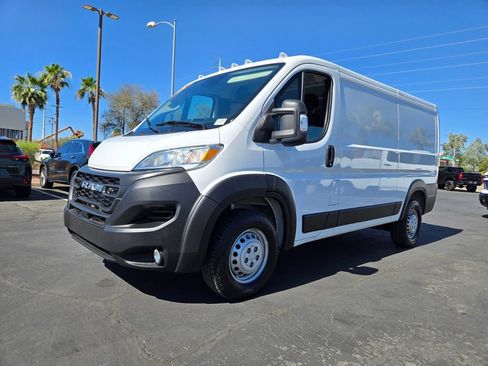 Used 2025 RAM ProMaster 2500 w/ Convenience Group FWD image 2