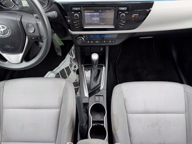 Used 2015 Toyota Corolla LE FWD image 25