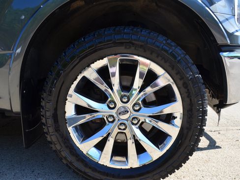 Used 2016 Ford F150 Lariat w/ Equipment Group 502A Luxury AWD/4WD image 22