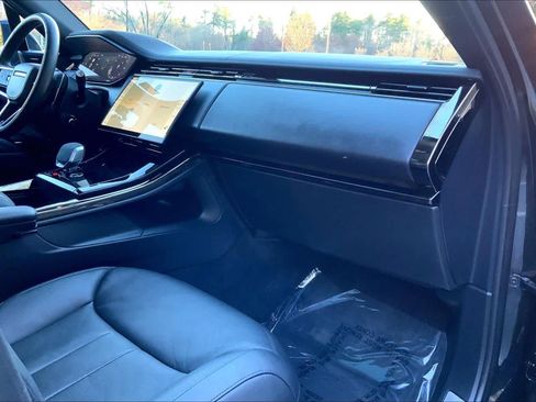 Used 2024 Land Rover Range Rover Sport SE image 17