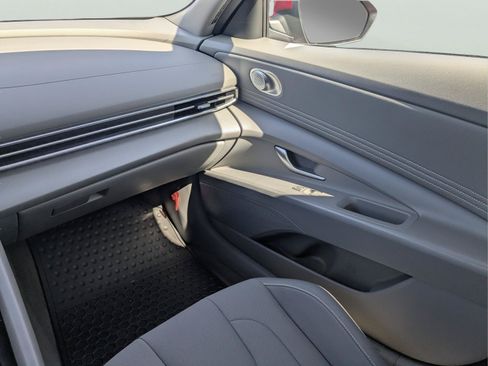 Used 2023 Hyundai Elantra SEL w/ Convenience Package FWD image 13