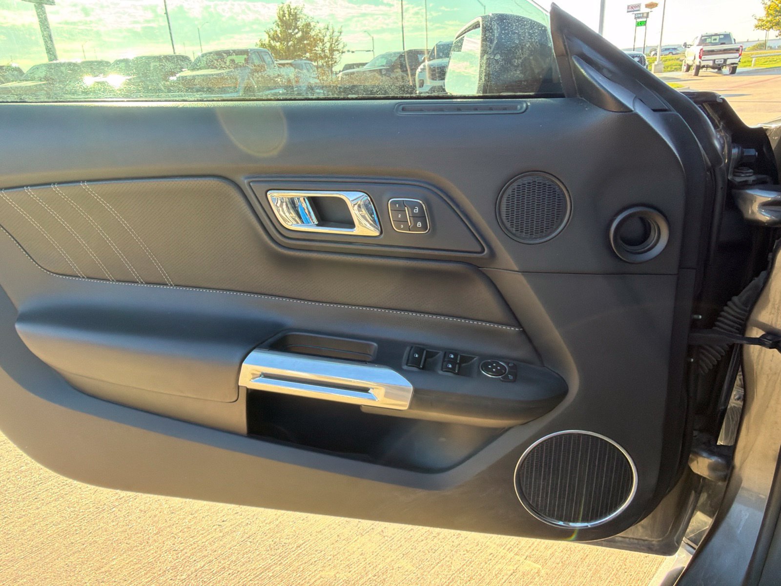 Used 2015 Ford Mustang GT Premium w/ Equipment Group 401A RWD image 27