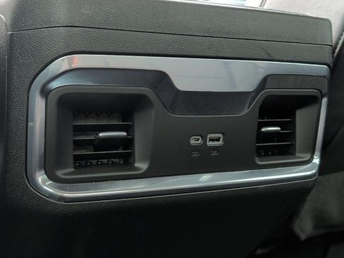 Used 2022 Chevrolet Silverado 1500 LTZ AWD/4WD image 26