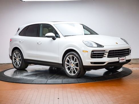 Used 2022 Porsche Cayenne Platinum Edition image 14