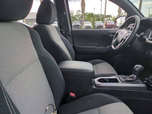 Used 2021 Toyota Tacoma TRD Off-Road image 19