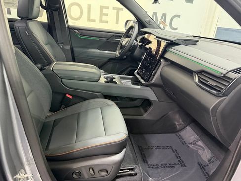 New 2026 GMC Acadia AT4 AWD/4WD image 28