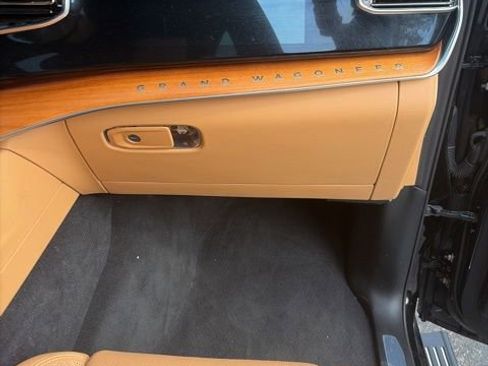 Used 2024 Jeep Grand Wagoneer Series III w/ HD Trailer Tow Package image 22