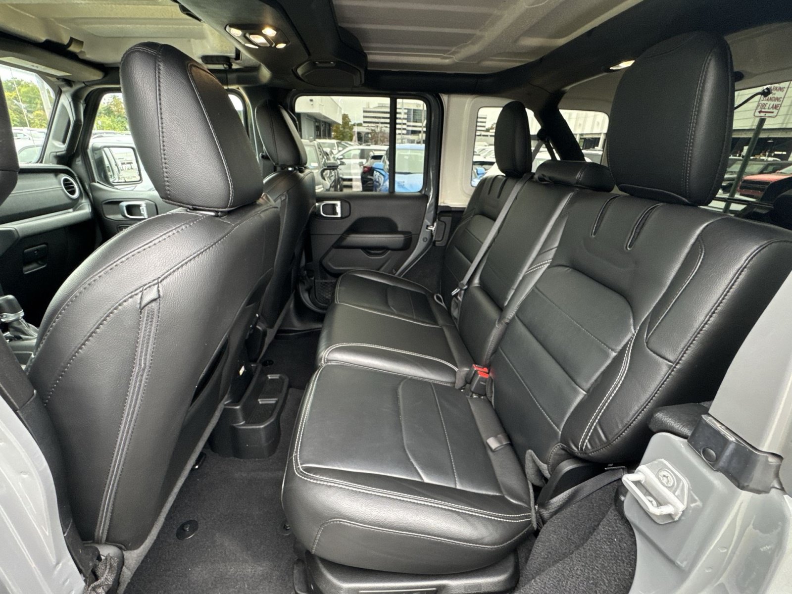 Used 2023 Jeep Wrangler Unlimited Sahara w/ Cold Weather Group AWD/4WD image 24