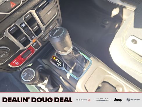 Used 2024 Jeep Gladiator Sport image 25