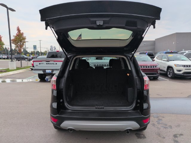 Certified 2018 Ford Escape SE FWD image 18