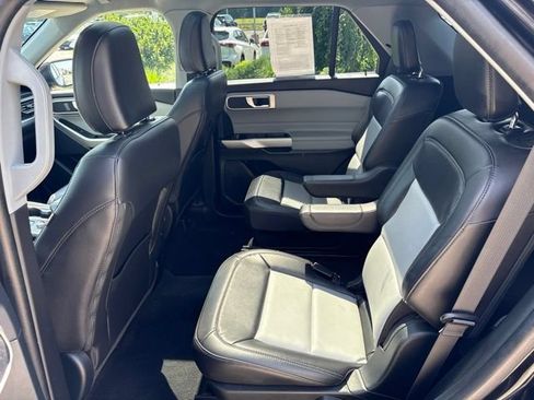 Used 2023 Ford Explorer XLT w/ Equipment Group 202A AWD/4WD image 27
