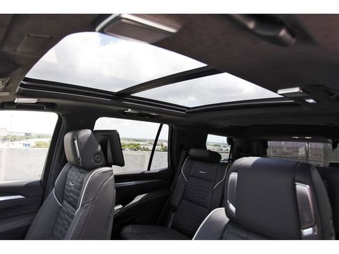 New 2026 Cadillac Escalade V image 24