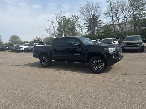 Used 2021 Toyota Tacoma TRD Sport w/ Technology Package image 22