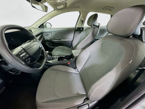 Used 2025 Kia K4 LXS image 13