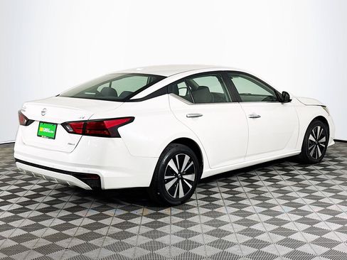 Used 2022 Nissan Altima 2.5 SV AWD/4WD image 8