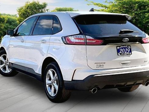Certified 2019 Ford Edge SE FWD image 2