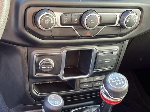 Used 2019 Jeep Wrangler Unlimited Sport AWD/4WD image 29