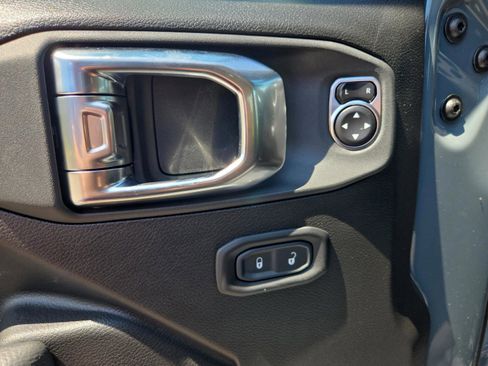 New 2025 Jeep Gladiator Sport image 34