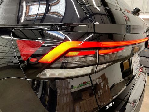 Used 2025 Volkswagen Taos SEL image 32