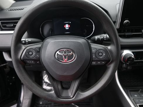 Used 2024 Toyota RAV4 XLE FWD image 22