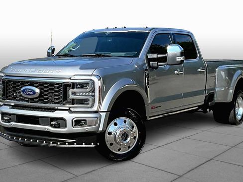 Used 2024 Ford F450 Limited image 2