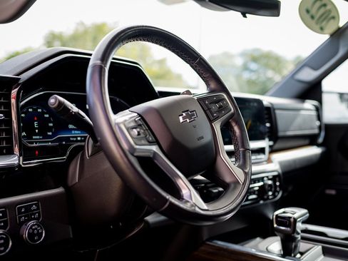 Used 2022 Chevrolet Silverado 1500 LT Trail Boss w/ LT Trail Boss Premium Package image 7