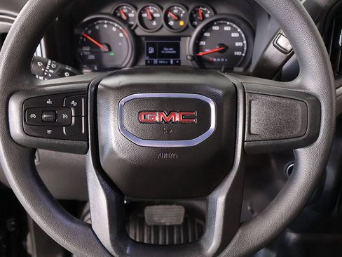 Used 2024 GMC Sierra 1500 Pro w/ Convenience Package image 3