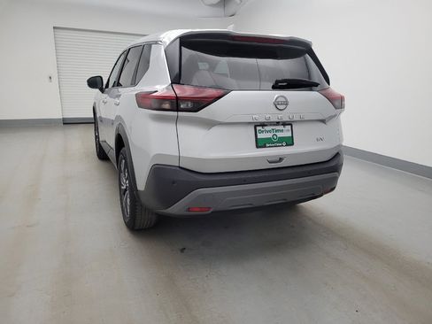 Used 2023 Nissan Rogue SV image 6