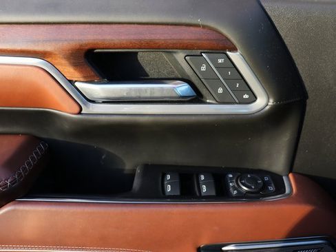 Used 2025 GMC Sierra 2500 Denali Ultimate image 19