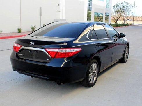 Used 2016 Toyota Camry SE image 5