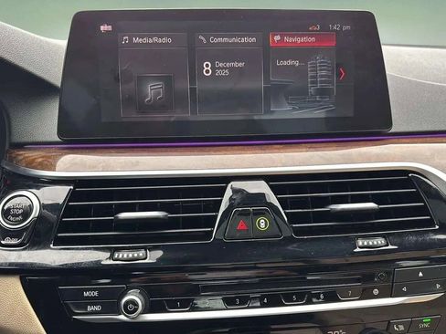 Used 2019 BMW 530i w/ Convenience Package image 40