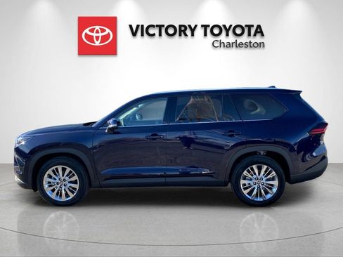 New 2026 Toyota Grand Highlander Platinum image 2